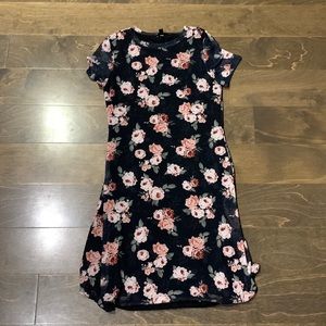 women’s floral tight  fitting dress in Xs